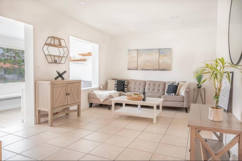 Holiday home Coral Gables With Pool Near Airport. King Beds
